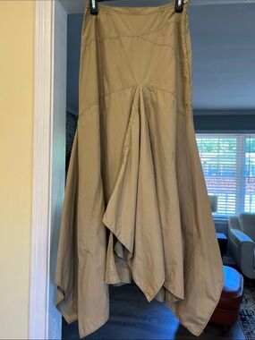 Hannah for La Journee Asymmetrical Tan Handkerchief Hem Skirt Size 1